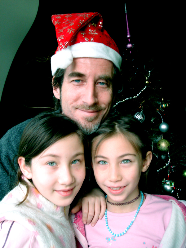 Benjamin Blysse and Ellysia wish you a Merry Christmas 2007!!